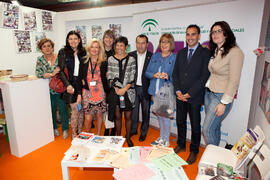 Foto de grupo. Inauguración de las Jornadas de Puertas Abiertas de la Universidad de Málaga. Complejo Polideportivo Universitario. Abril de 2015