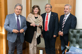 Foto de grupo previa a la firma del convenio de la Universidad de Málaga con el gobierno de Paraguay. Edificio del Rectorado. Diciembre de 2017