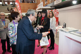 José Ángel Narváez en el estand del Diario Sur. Jornadas de Puertas Abiertas de la Universidad de Málaga. Complejo Polideportivo Universitario. Abril de 2016