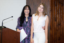 Josefa García con una alumna en su graduación. Centro Internacional de Español. Julio de 2014