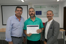 Entrega de diploma. Curso "Patrimonio y Turismo Cultural". Cursos de Verano de la Universidad de Málaga. Vélez Málaga. Julio de 2018
