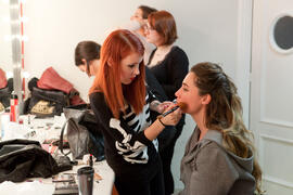 Sesión de maquillaje. Ensayos para la Gala Inaugural de la XXIV edición de Fancine de la Universidad de Málaga. Teatro Cervantes. Noviembre de 2014