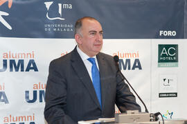 Juan José Sánchez Luque en su nombramiento como Alumno de Honor de la Universidad de Málaga y Presidente de Honor de la Unión Profesional Sanitaria de Málaga (UPROSAMA). AC Málaga Palacio. Febrero de 2015