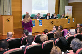 Intervención del público. Mesa 1: "La perspectiva de las Naciones Unidas". Jornada "Brexit y Gibraltar. Un reto con oportunidades conjuntas". Edificio del Rectorado. Febrero de 2017