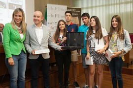Equipo ganador del premio en la categoría "Edufinet" en la V Olimpiada Financiera. Facultad de Ciencias Económicas y Empresariales. Junio de 2015