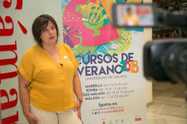 Entrevista a Natalia Aventín en photocall. Curso "Transexualidad". Cursos de Verano de la Universidad de Málaga. Málaga. Julio de 2018