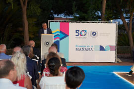Intervención de José Ángel Narváez. Homenaje al personal jubilado o que cumple 25 años de servicio en la Universidad de Málaga. Jardín Botánico. Junio de 2022