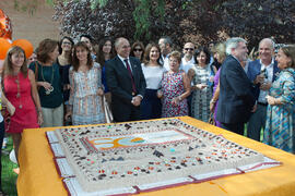 Tarta conmemorativa del 50 Aniversario de la Facultad de Económicas. Facultad de Ciencias Económicas y Empresariales. Octubre de 2015