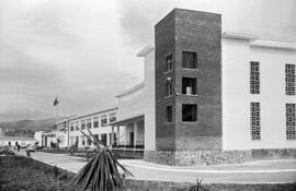 Málaga. Autoridades visitan las obras de la Facultad de Ciencias Políticas, Económicas y Empresariales. Campus de El Ejido. Agosto de 1967