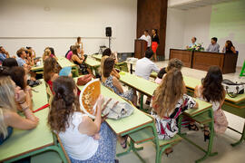 Intervención de los alumnos Valerio Ciruelo y Hazel Susan Harrison. Graduación en el CIE de la Universidad de Málaga. Centro Internacional de Español. Agosto de 2014
