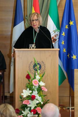 Adelaida de la Calle en la investidura como Doctor "Honoris Causa" de Jean-Marie Lehn por la Facultad de Ciencias de la Universidad de Málaga. Edificio del Rectorado. Junio 2015