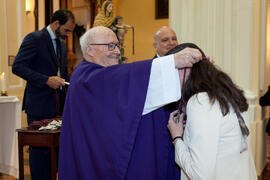 Entrega de medalla de la Cofradía de Estudiantes. Misa de Lunes Santo. Iglesia de San Agustín. Marzo de 2015