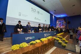 Mesa presidencial. Entrega de la Medalla de Oro de la Universidad de Málaga a Junta de Andalucía, Diputación Provincial de Málaga y Ayuntamiento de la capital. Paraninfo. Noviembre de 2023