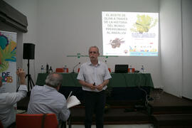 Conferencia de Desiderio Vaquerizo en el curso "El aceite de oliva, salud, cultura y riqueza de los pueblos mediterráneos". Cursos de Verano de la Universidad de Málaga. Vélez Málaga. Julio de 2018