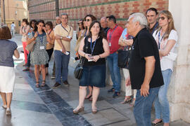 Visita guiada por el centro histórico. Olimpiada Española de Economía, Fase Nacional. Calle Santa María. Málaga. Junio de 2015