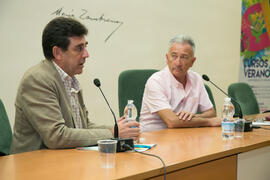 José Manuel Ramírez presenta la conferencia de Gustavo García Herrero: "La exclusión social en la sociedad actual". Curso "La integración social, reto actual de los Servicios Sociales". Cursos de Verano de la Universidad de Málaga. Vélez Málaga. Julio de 2018