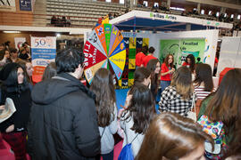 Estand de la Facultad de Bellas Artes. Jornadas de Puertas Abiertas de la Universidad de Málaga. Complejo Polideportivo Universitario. Abril de 2016