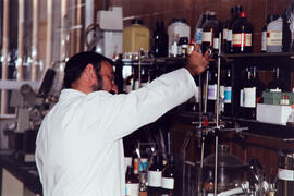Departamento de química orgánica y telecomunicaciones. 1992