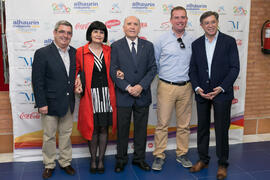 Foto de grupo. Inauguración de la exposición "Málaga en el Objetivo". Complejo Polideportivo Universitario. Mayo de 2019