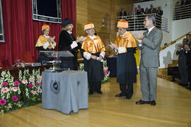 Investidura como Doctor "Honoris Causa" de D. Juan Jiménez Aguilar por la Universidad de Málaga. Facultad de Derecho. Junio de 2010