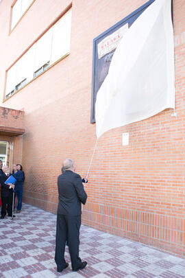 Inauguración del mural conmemorativo del 50 Aniversario de la Facultad de Económicas. Facultad de Ciencias Económicas y Empresariales. Marzo de 2019