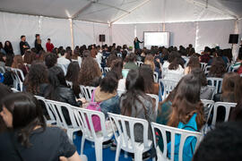 Alumnado asistente a una charla informativa. Jornadas de Puertas Abiertas de la Universidad de Málaga. Complejo Polideportivo Universitario. Abril de 2016
