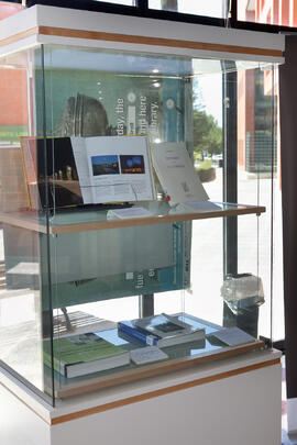 Exposición "Libros y luz para el tercer milenio". Biblioteca General. Abril 2015