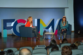 Cristina Mena "Dialogando" con Raquel Haro sobre "cómo convertir tus dramas en una bonita historia". Facultad de Psicología y Logopedia de la Universidad de Málaga. Febrero de 2022