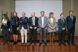 Foto de grupo tras la entrega de premios de la X Olimpiada de Economía. XI Jornadas Andaluzas de Enseñanza de Economía. Facultad de Ciencias Económicas y Empresariales. Febrero de 2018