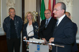 Francisco de la Torre. Entrega de los II Premios de Investigación de la Cátedra de Estudios Cofrades. Ayuntamiento de Málaga. Marzo de 2018