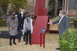 Inauguración de la escultura "6+1", de José Ignacio Díaz de Rábago. Facultad de Ciencias de la Educación y Psicología. Campus de Teatinos. Enero de 2022