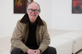 Aurelio Díaz Trillo, Buly, en su exposición "Inventario". Centro de Arte Contemporáneo Francisco Hernández, Vélez-Málaga. Febrero de 2019