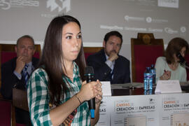 Finalista defendiendo su proyecto. Jornada de clausura del I Concurso de Creación de Empresas. Facultad de Ciencias Económicas y Empresariales. Málaga. Mayo de 2015