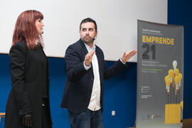 Representación previa a la conferencia de Josef Ajram. Seminario "Emprende 21". Paraninfo. Noviembre de 2017