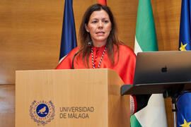 Elsa Marina Álvarez. Investidura de Jorge Martínez-Vázquez como Doctor "Honoris Causa" por la Universidad de Málaga. Edificio del Rectorado. Julio de 2025