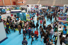 Estand de la Facultad de Ciencias. Jornada de Puertas Abiertas de la Universidad de Málaga. Complejo Polideportivo Universitario. Marzo de 2022