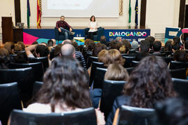 Turno de preguntas en el coloquio "Dialogando para desmontar mitos sobre nutrición". Facultad de Medicina. Marzo de 2017