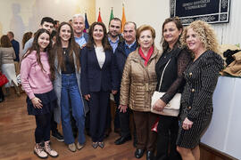 Foto de grupo tras la toma de posesión de Ana José Cisneros Ruiz como nueva decana de la Facultad de Ciencias Económicas y Empresariales de la Universidad de Málaga. Campus de El Ejido. Enero de 2025