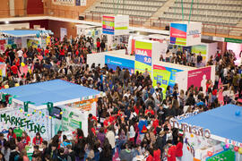 Estand de Información. Jornadas de Puertas Abiertas de la Universidad de Málaga. Complejo Polideportivo Universitario. Abril de 2016
