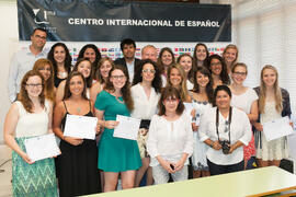 Álvaro García y Cristina Ortega. Graduación de los alumnos del CIE de la Universidad de Málaga. Centro Internacional de Español. Mayo de 2015