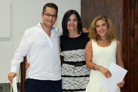 Francisca Cárdenas con alumnos en su graduación. Centro Internacional de Español. Agosto de 2014