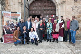 Foto de grupo tras el estreno del documental "Kristina, princesa de Noruega". Covarrubias, Burgos. Octubre de 2015