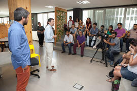 Rafael Ventura da la bienvenida a los participantes en el Spin-Off Scape. Edificio "The Green Ray". Septiembre de 2016
