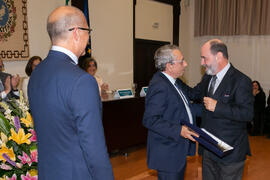 Entrega de Distinción de Honor a Eduardo de Teresa Galván. Celebración de San Lucas. Facultad de Medicina. Noviembre de 2019