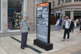 Exposición "Málaga, 50 años de la Facultad de Económicas". Calle Larios. Junio de 2015