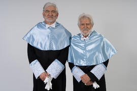 Retrato de Vicente Víctor Fernández y Miguel Sáenz Sagaseta previo a su investidura como Doctor "Honoris Causa" por la Facultad de Filosofía y Letras de la Universidad de Málaga. Edificio del Rectorado. Febrero de 2020