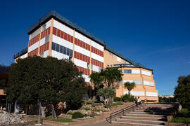 Exteriores de la Facultad de Ciencias de la Universidad de Málaga. Campus de Teatinos. Febrero de 2021