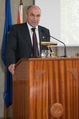 Eugenio José Luque en el acto conmemorativo del 50 Aniversario de la Facultad de Económicas. Facultad de Ciencias Económicas y Empresariales. Octubre de 2015