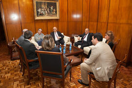 Reunión posterior a la firma del convenio con la Universidad de Sharjah, Emiratos Árabes. Palacio de la Marina. Noviembre de 2015