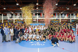 Foto de grupo tras la ceremonia de clausura del Campeonato del Mundo Universitario de Balonmano. Antequera. Julio de 2016